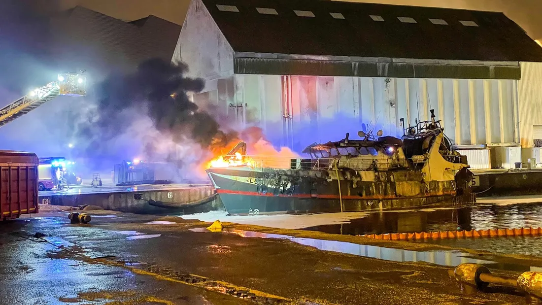 Incendie d'un chalutier aux Sables-d'Olonne